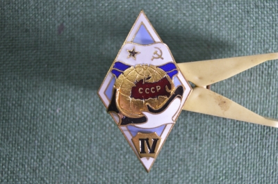 Знак, значок ВМФ "4-ая эскадра Атомных Подводных лодок". Акула. СССР.  