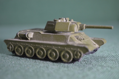 Игрушка Танк Т-34-75 на гусеницах, металл, пластик. Серия Военная техника. ТПЗ, СССР.