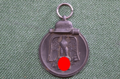 Медаль "За зимнюю кампанию на Востоке 1941/42" (мороженое мясо). Лента, клеймо 108. Оригинал.