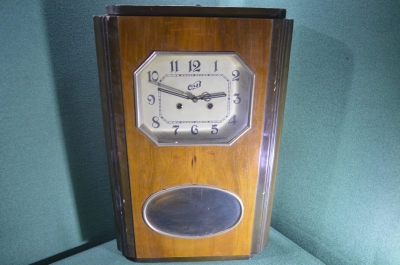 Часы настенные. С боем часовым и получасовым. ОЧЗ, СССР. В ремонт. 1960-е годы.