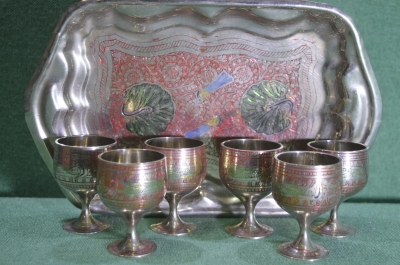 Набор рюмок с подносом "Павлин". Металл, резьба. Винтаж. Индия.