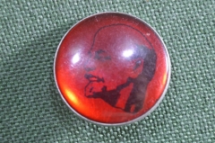Знак, значок "Ленин, Владимир Ильич". Стекло, металл. СССР.