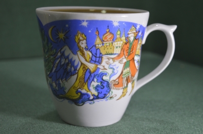 Чашка фарфоровая "Сказка о Царе Салтане белка". Фарфор. Коростень. СССР.