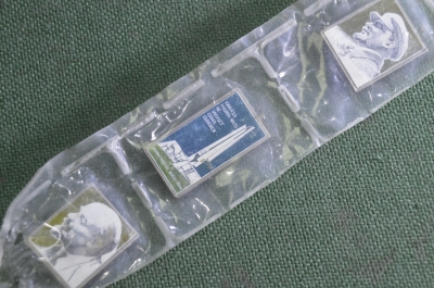 Значки, набор. Ленин, Памятник на Ленинградском шоссе. зеркальные, ситалл. Запайка.