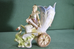 Статуэтка фарфоровая вазочка "Дама на карете с грифоном". Фарфор. Unger Schneider & Co. Германия. #U