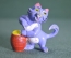 Игрушка фигурка резиновая солдатик "Кот кошка с бочкой". Резина. ГДР. Германия. 1970е.