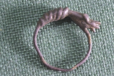 Кольцо старинное ложновитое "Уробос". Европа. 15-16 век.