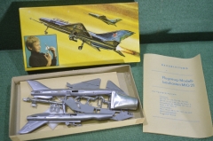 Модель сборная, самолет, советский истребитель "MIG-21, МИГ". Авиация. ГДР. 1980-е #G3