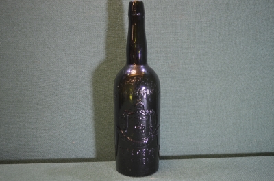 Бутылка, бутыль старинная "Старая Бавария. заявлено отделу" . Темное стекло. Петербург, Герб.