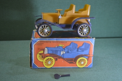 Машинка игрушка заводная "Автомобиль Прогулочный Ретро". Коробка. Завод Кругозор. СССР. #G4