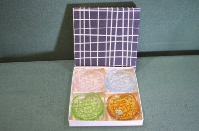 Розетки емкости для икры или варенья. Цветное стекло. Набор 4 шт. в коробке. Чехословакия. #U