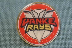 Знак значок "Vanke Rays". Хоккей. Шеньжень. Китай.