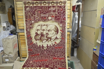 Ковер, коврик агитационный "Ленин, Маркс, Энгельс. Коммунизм, Социализм". Halbmond, Германия.