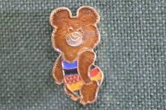 Знак, значок "Олимпийский мишка в радужном трико". Олимпиада, Москва, 1980 год.