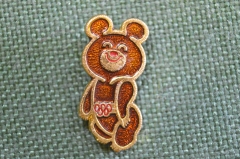 Знак, значок "Олимпийский мишка в коричневом трико". Олимпиада, Москва, 1980 год.