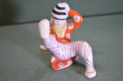 Статуэтка фарфоровая "Скоморох с горшком". Фарфор. ЛЗФИ. СССР. #U