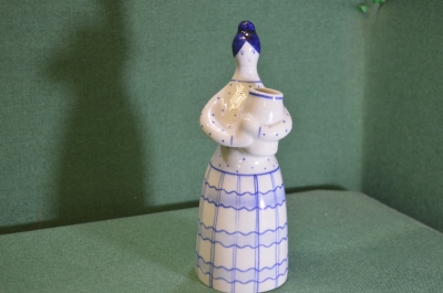 Статуэтка фарфоровая "Девушка женщина с вазой горшком". Фарфор. Квитницкая. Гжель. СССР. #U