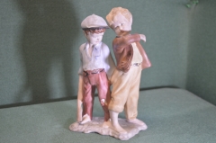 Статуэтка фарфоровая "Хулиганы задиры". Фарфор. Винтаж. Румыния. #U