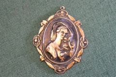 Кулон "Дама девушка с цветком". Чернение. Анодированный алюминий. СССР.