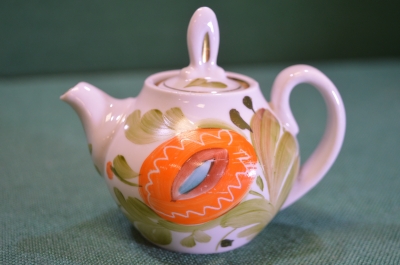 Чайник фарфоровый мини миниатюрный. Набор купеческий. Фарфор. Городница. Знак качества. СССР.