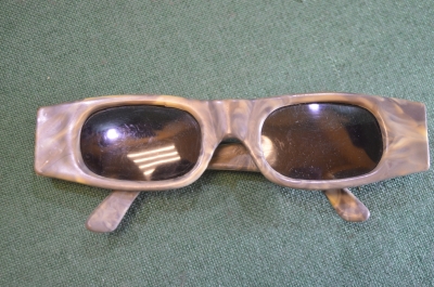 Очки солнечные солнцезащитные. Пластмасса. Клеймо. Цена. Азербайджан. Баку. СССР.