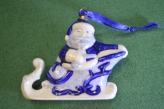 Игрушка елочная фарфоровая "Дед Мороз на санях". Фарфор. Европа.
