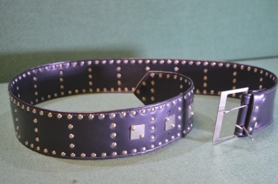 Ремень винтажный с клепками. Рокеры, неформалы. Кожзам. Молодая Россия. 1990е.