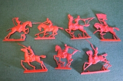 Солдатики "Красноармейцы, буденовцы, РККА". Красные. Плоский пластик. С дефектами.