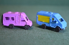 Машинки, модели. Фургоны, 2 штуки разного цвета. Мини. Пластик.