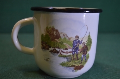 Кружка эмалированная "Рыбаки рабалка охотник охота". Металл. Эмаль. Клеймо. СССР.