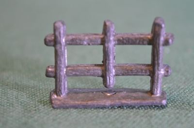 Солдатик оловянный. Забор секция. Германия.