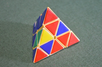 Игрушка головоломка пирамидка пирамида "Молдавская". СССР.