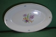 Блюдо фарфоровое овальное. Цветы. Фарфор. Дулево. СССР.