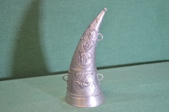 Рог охотничий сюжетный. Олово. Клеймо SKS. Винтаж. Германия.