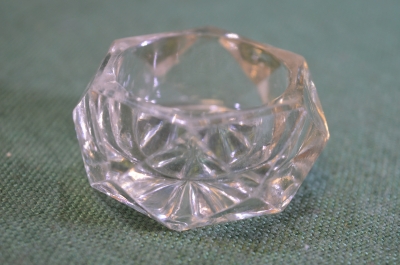 Солонка старинная миниатюрная. Стекло. Хрусталь. Царская Россия. До 1917 года.