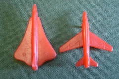 Самолет, самолетик пластиковый (2 штуки). СССР.