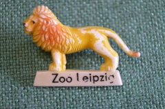 Знак значок "Лев Зоопарк Лейпциг". Колкий пластик. ГДР. Германия.