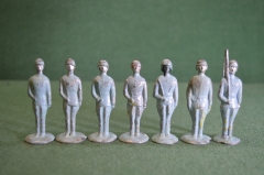 Солдатики оловянные, столбики. Красноармейцы. Старые. Бирюзовый цвет. 7 штук.