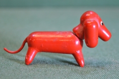 Фигурка деревянная миниатюрная "Собака такса". Дерево. Лак. СССР.