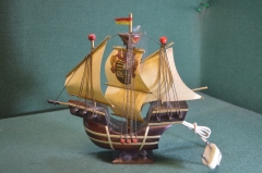 Ночник светильник деревянный "Корабль Парусник Santa Maria". ГДР. Германия.