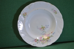 Тарелка старинная фарфоровая рельефная глубокая. Villeroy Boch. Фарфор. Германия. 19 век.