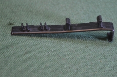 Запчасть деталь крепление на капот для аксессуаров. Машинка джип "MS Brandenburg". ГДР. Германия. 