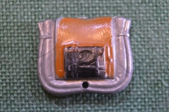 Знак значок "Ранец портфель". Из серии Гитлерюгенд. WHW. Зимняя помощь. 3-й Рейх. Германия.