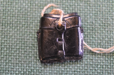 Знак значок "Котелок походный". Из серии Гитлерюгенд. WHW. Зимняя помощь. 3-й Рейх. Германия.