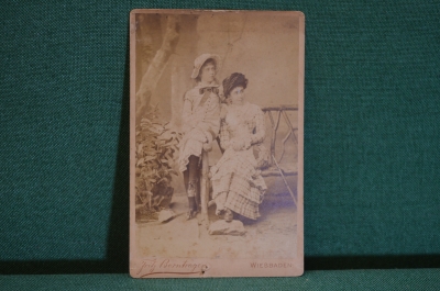 Фотография старинная "Женщина и девочка подросток". Fritz Borntrager. Wiesbaden. 