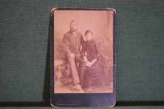 Фотография старинная "Семейная пара, женщина с книжкой". Волков. Москва. 