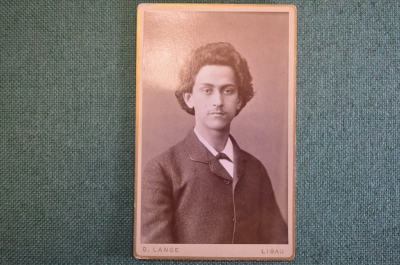 Фотография старинная "Молодой мужчина с пышной шевелюрой". Lange, Libau. 