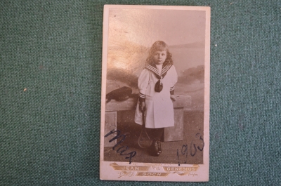 Фотография старинная "Девочка в матроске, с тенниской ракеткой". Jean Genesius, Goch.