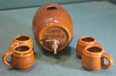 Бочка керамическая и 4 кружки бочонка. Керамика.