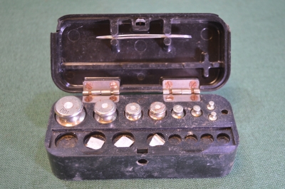 Гиря гирька. Набор разновесов. Карболит. Госметр. Ленинград. СССР.